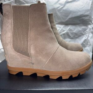 Sorel Women's Beige Winter Boots